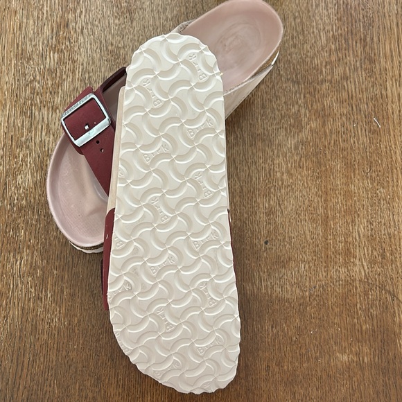 Birkenstock Arizona Leather Maroon/Pink Sandals - Size 39 Never worn!! - Picture 4 of 4